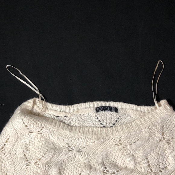 Oversized Sweater - Picture 9 of 9